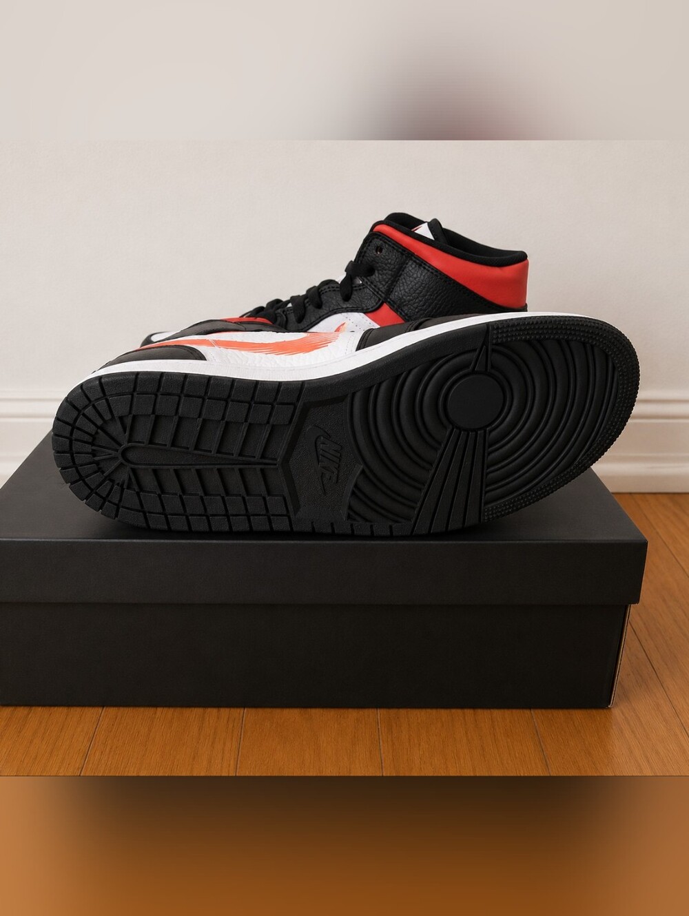 Jordan 1 Mid Orange Zigzag Swoosh - Picture 4 of 4